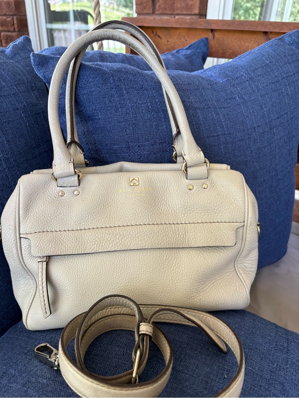 Kate Spade Grant Park Hadlen Pebbled Leather Satchel – Light Stone Gray